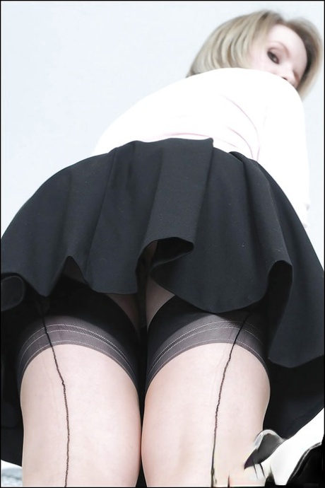 upskirt stockings sexy nude photo