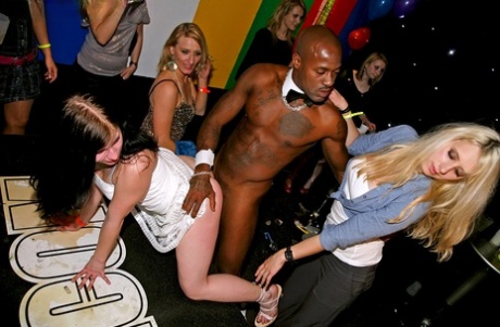 cfnm party art nude image