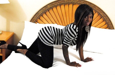 Tatiyana Foxx free pornstar image