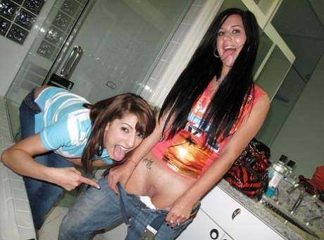 amateur girlfriend art naked img