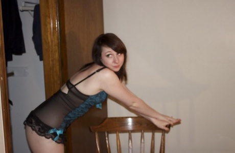 Dakota Charms sex model pic