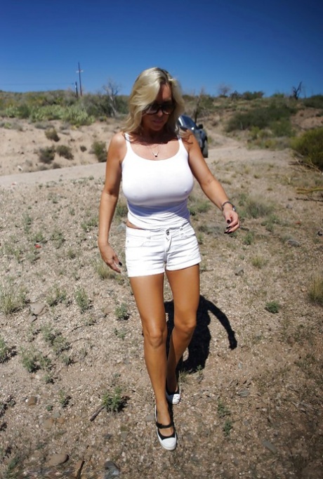 big tits cougar porn picture