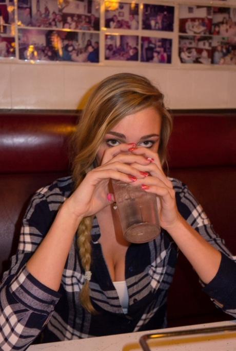 Kendra Sunderland model naked galleries