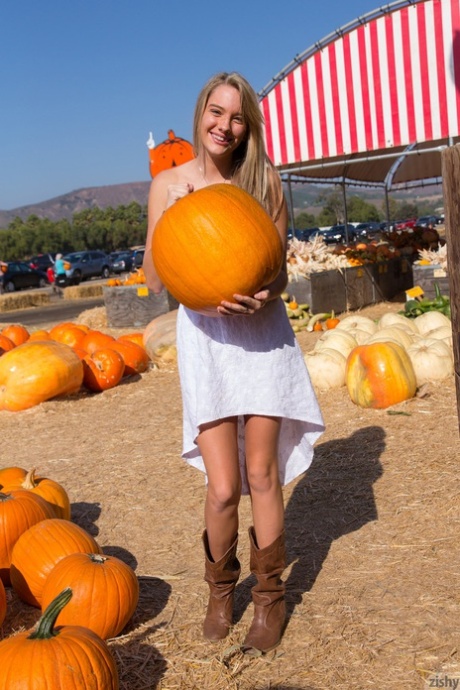 country girl sexy nude photo