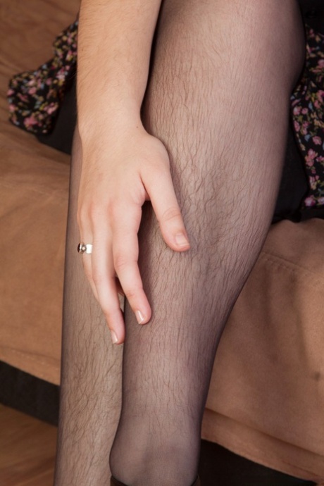 hairy legs porn galleries