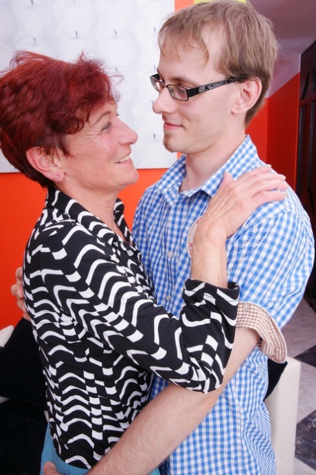 Oma verführt Jungen porno nackt archiv
