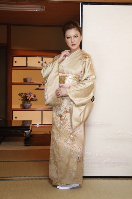 Miku Ohashi art actress photos