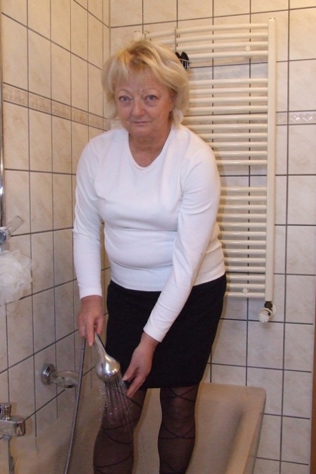mature wet pussy free porn gallery