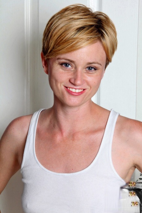kurze Haare MILF nette foto