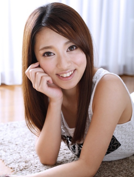 petite japanese nudes image