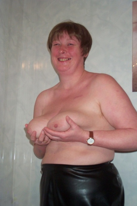 Titten in Körbchengröße G hd perfekte galerie