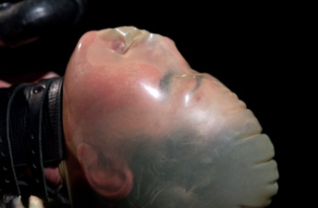 latexové BDSM nahá perfektní snímky