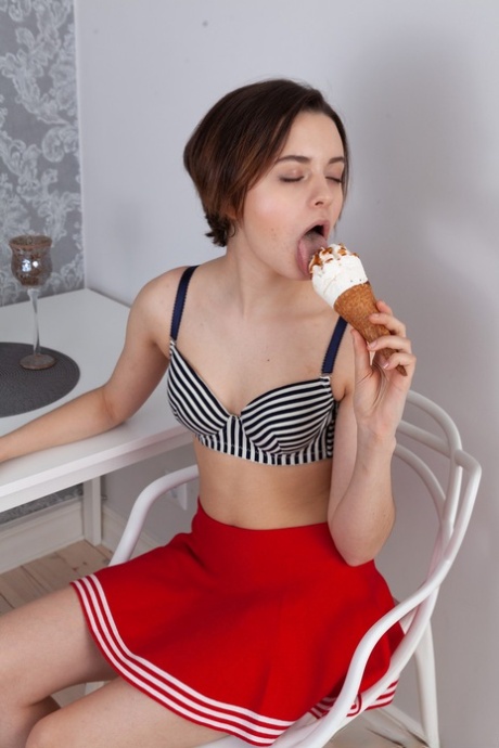Melody Sweet nude actress gallery