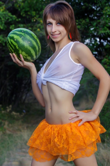 blusa de abajo sexy erótica foto