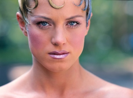 Lynn Stone model pretty picture