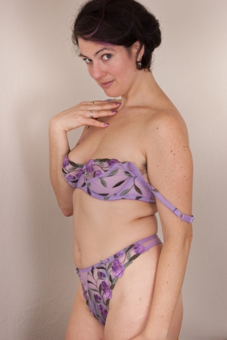 milf pelosa perfetto gratis img