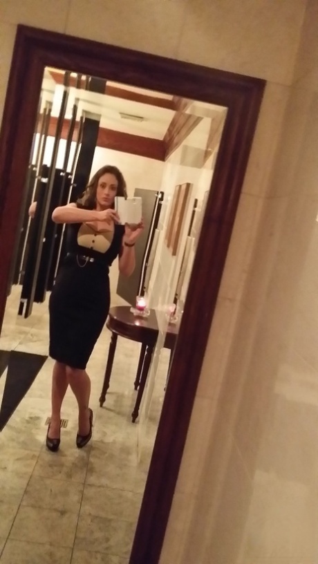 milf selfie nude photos