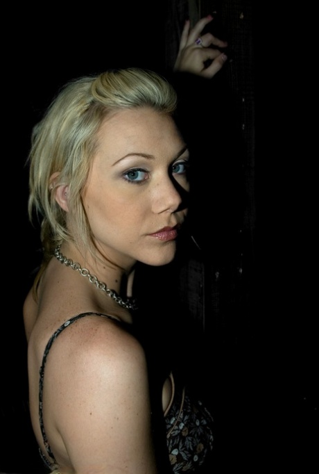 Samantha Sin star high quality photo