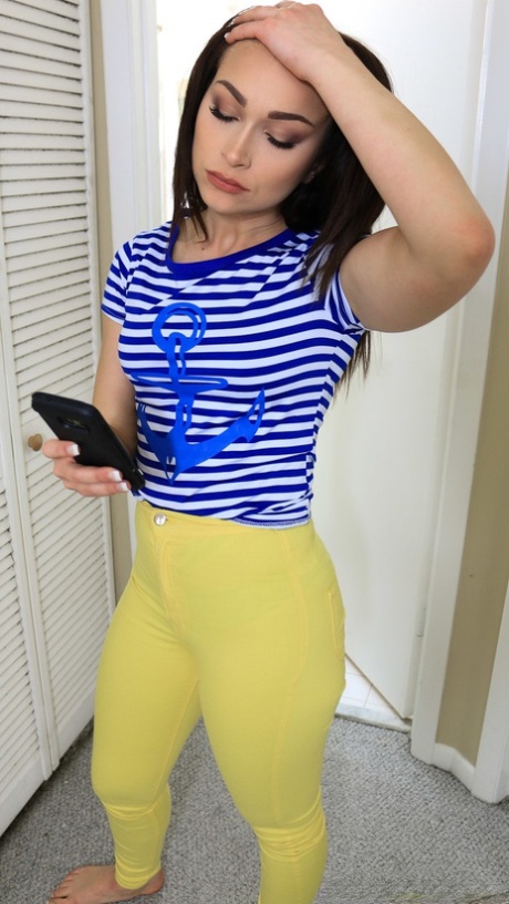 Jennifer Jacobs sexy model gallery