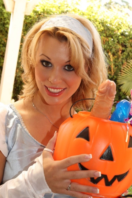 Ashley Coda nice model img