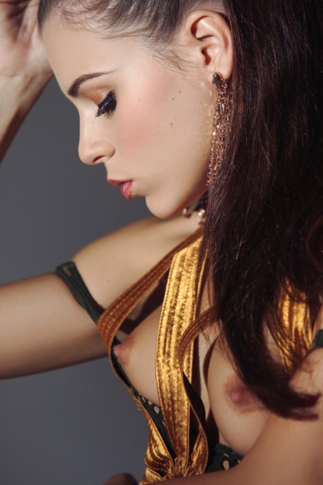 Aleksa Slusarchi erotic pornstar img
