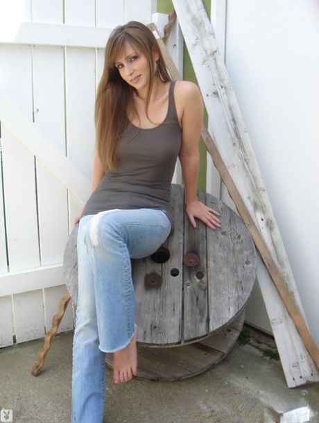Deanna Brooks beautiful model pic