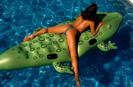 Marilyn Cole model erotic image