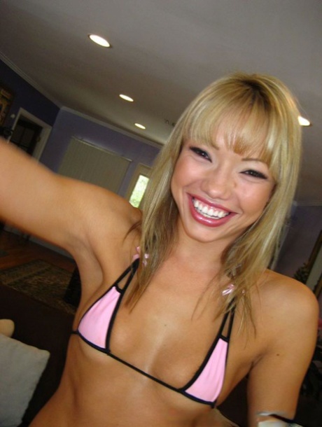 Maya Hills star hot photos