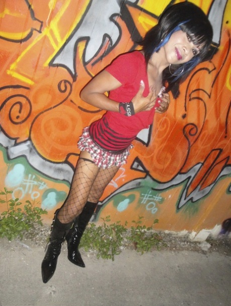 adolescente con falda baja sin bragas sexo bonito recopilación