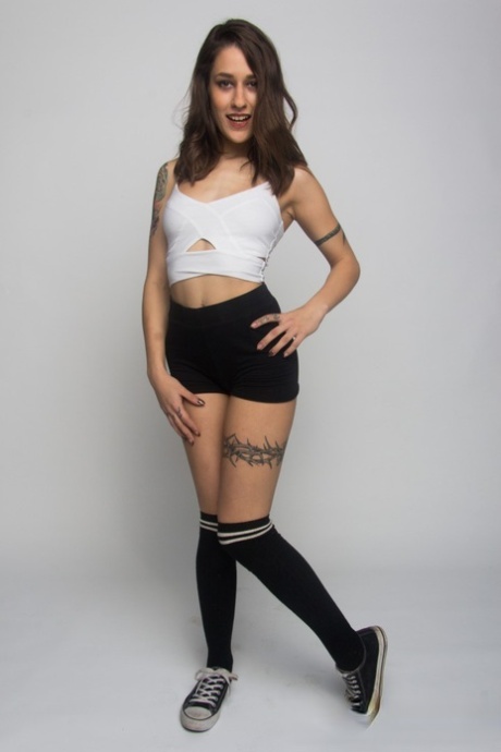 giovane tatuato top pornografico immagini