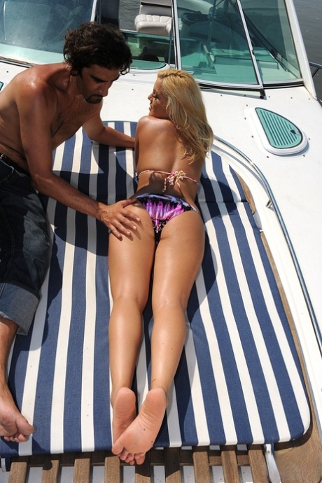 blondynka bikini ekskluzywny erotyczny kolekcja