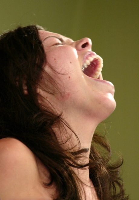 Tina Toy nude actress picture