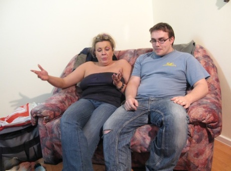 thick thighs milf exclusive pictures