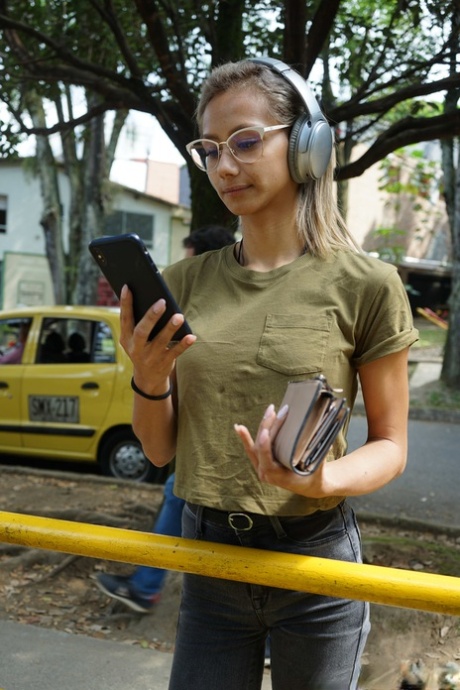 ぽっちゃりスカート セクシーヌード 写真