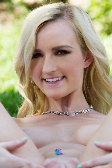 Skylar Green free model galleries