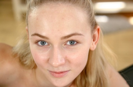 cara de adolescente hermosa desnuda imágenes