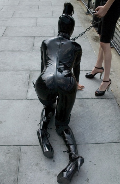 latexové BDSM nejlepší akty obraz