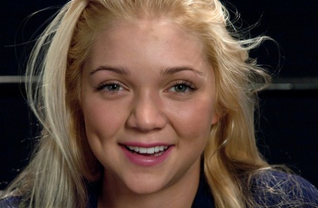 Jessie Andrews model hot pic