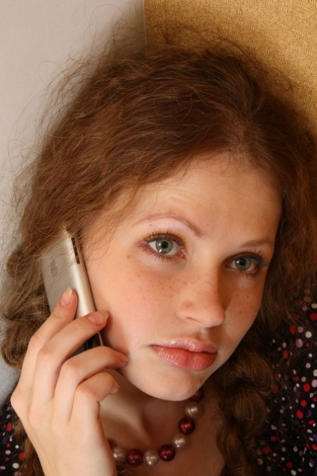 Teenager-Gesicht nackt hübsche bild