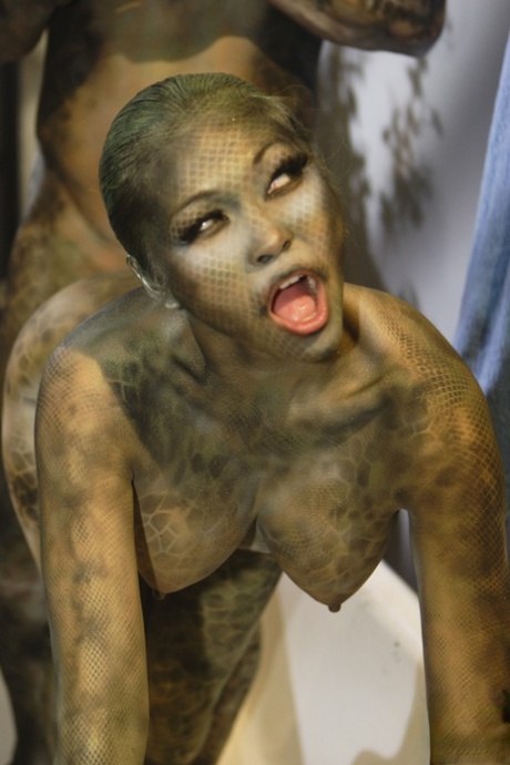 milf cosplay nudes hd bild