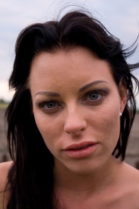 mature face free naked images