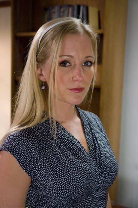 Dia Zerva best actress photos