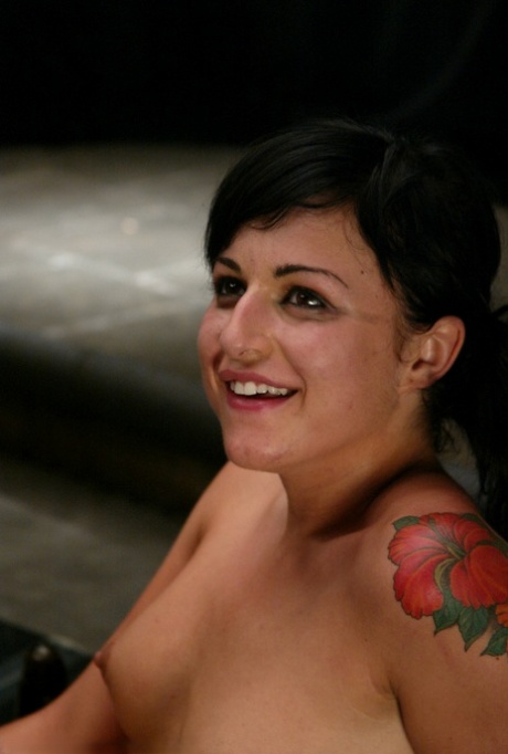Avy Lee Roth nudes actress image
