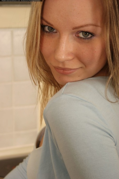 Sylvie Sinner star erotic archive