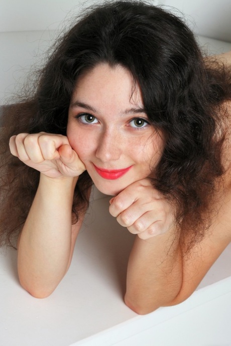 kręcone brunetki gorący ekskluzywny zdjęcie