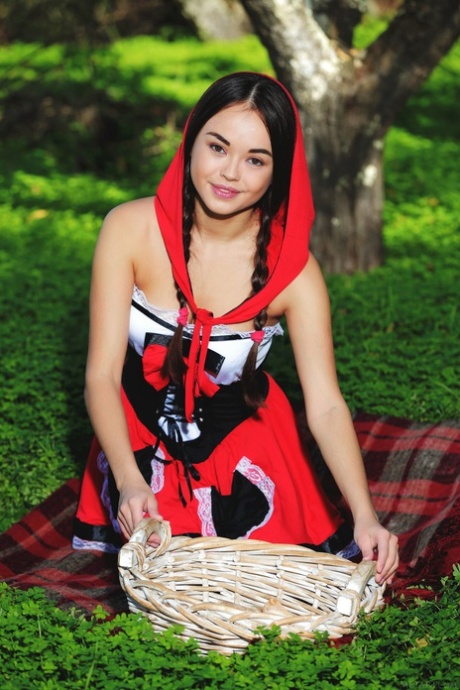 Li Moon hd star photos