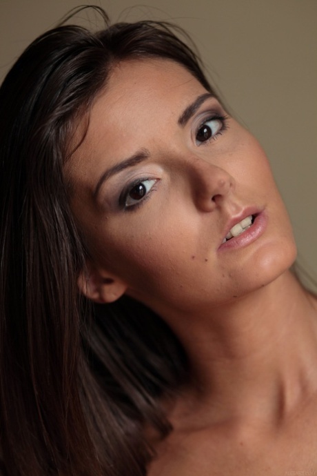 tall brunette naked archive