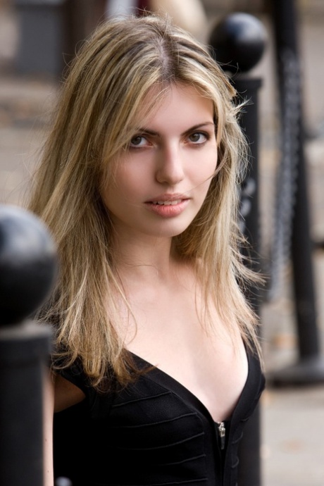 skinny teen solo erotic gallery