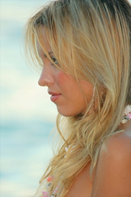 Xenia Blue beautiful model images