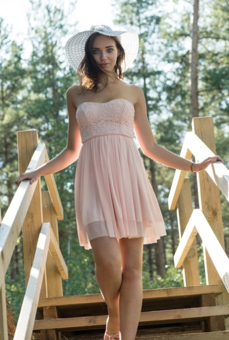 vestido transparente desnudo superior galerías